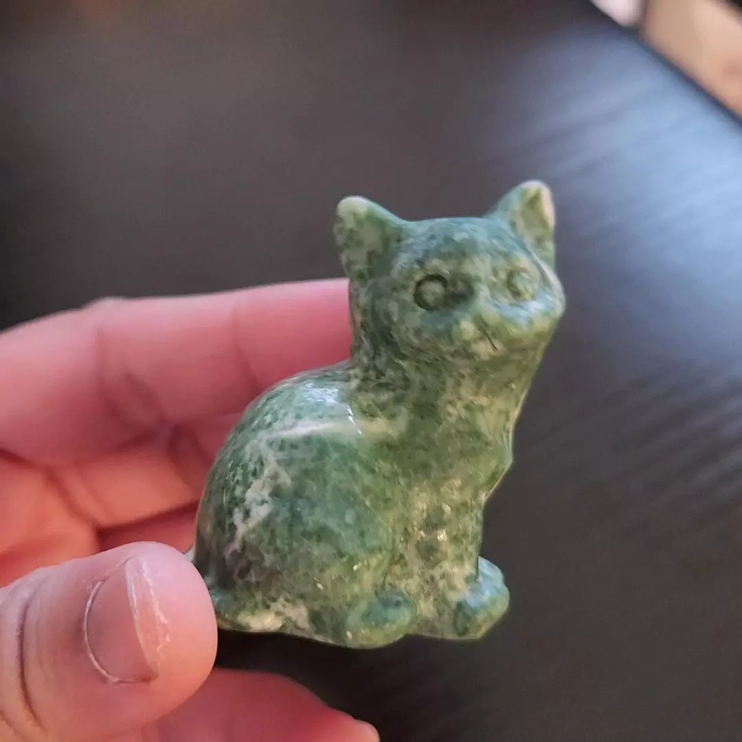 Cat carving thumbnail