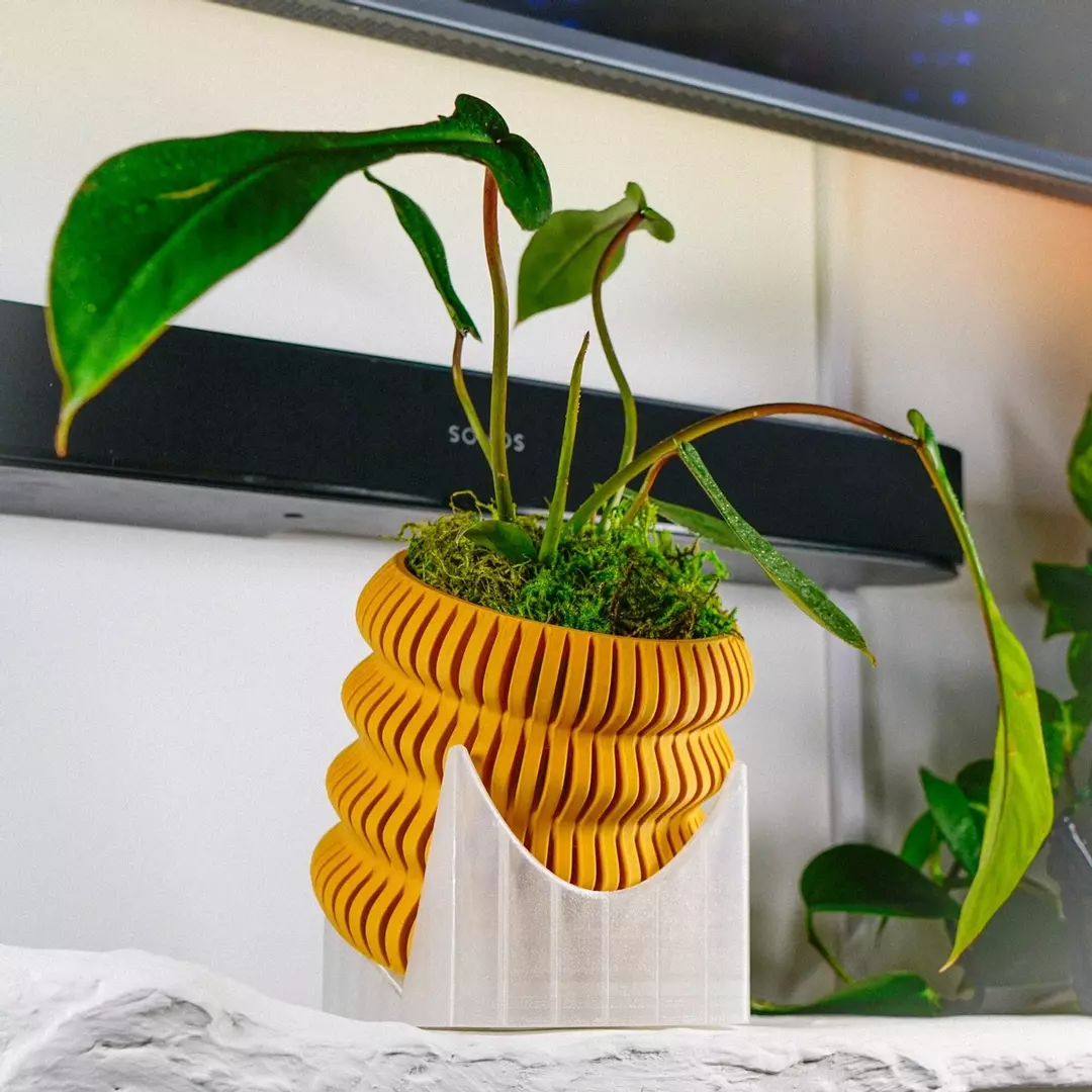 Rosebud HomeGoods LeafLeaner Plant Stand (Made to Order) thumbnail