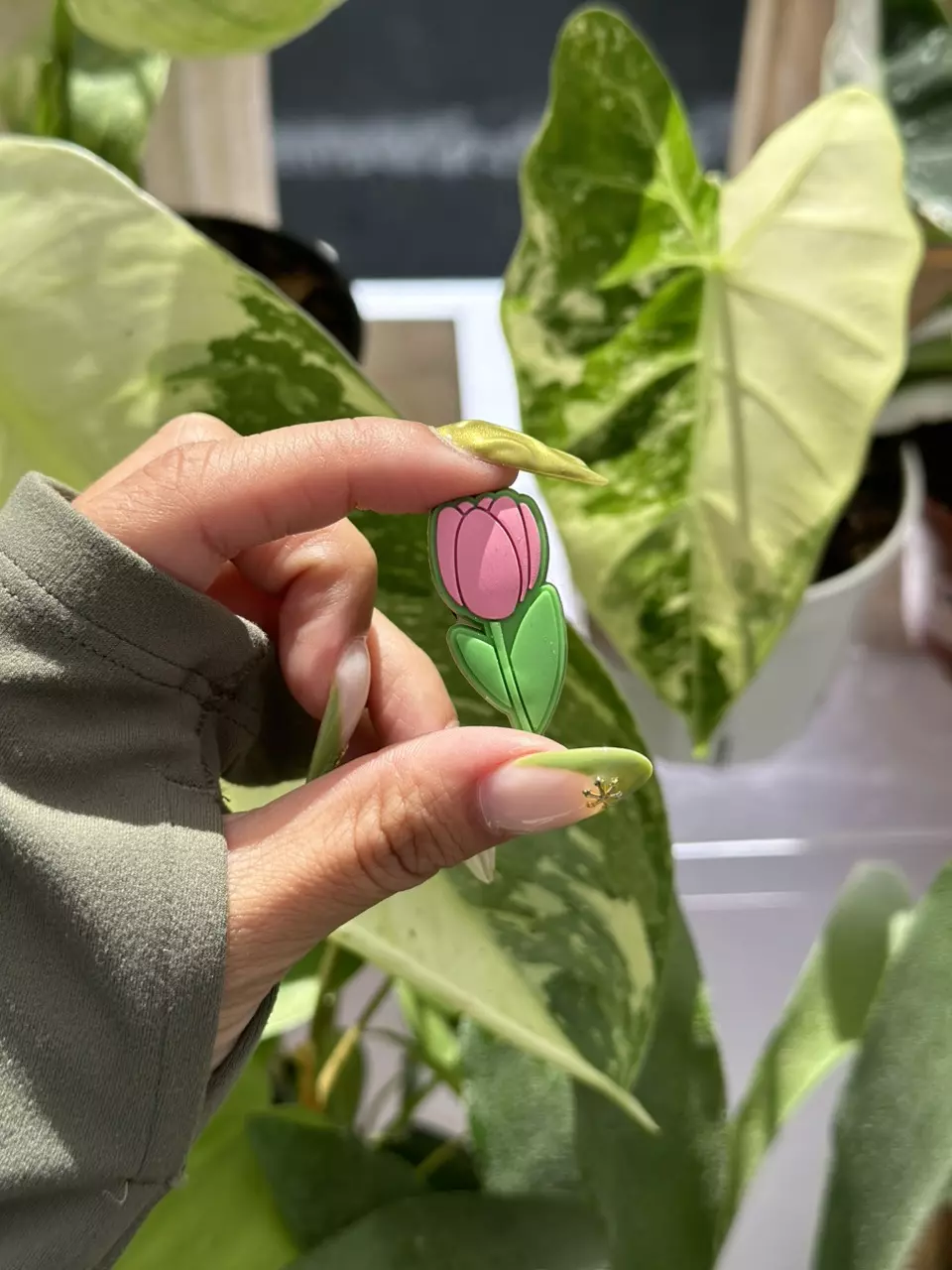 Tulip croc charm thumbnail