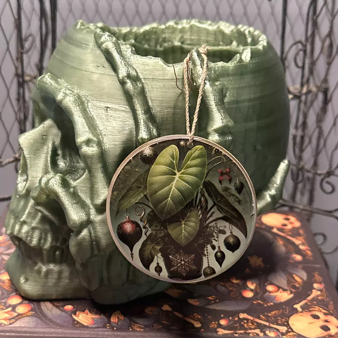 Handmade Ornament 2 thumbnail