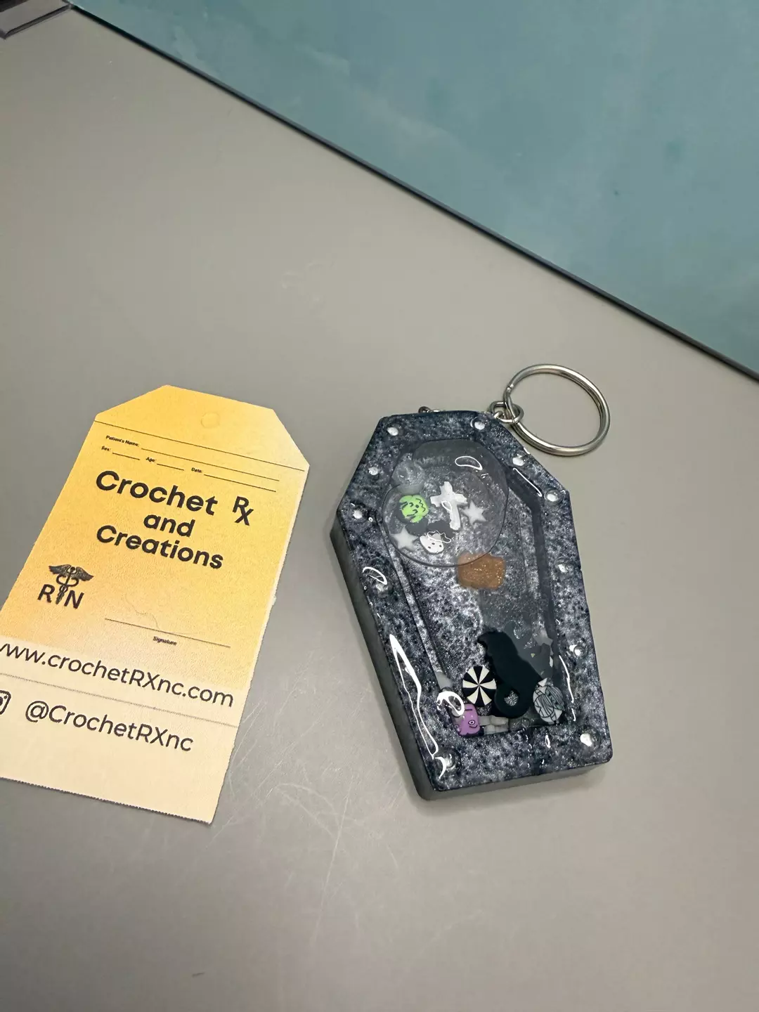 Halloween Snow Globe Shaker Keychains thumbnail