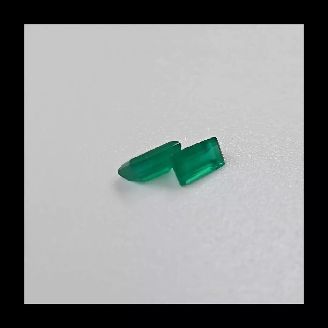 #129 Green Onyx Loose Gemstones x 2 app. 1.77 ctw. thumbnail