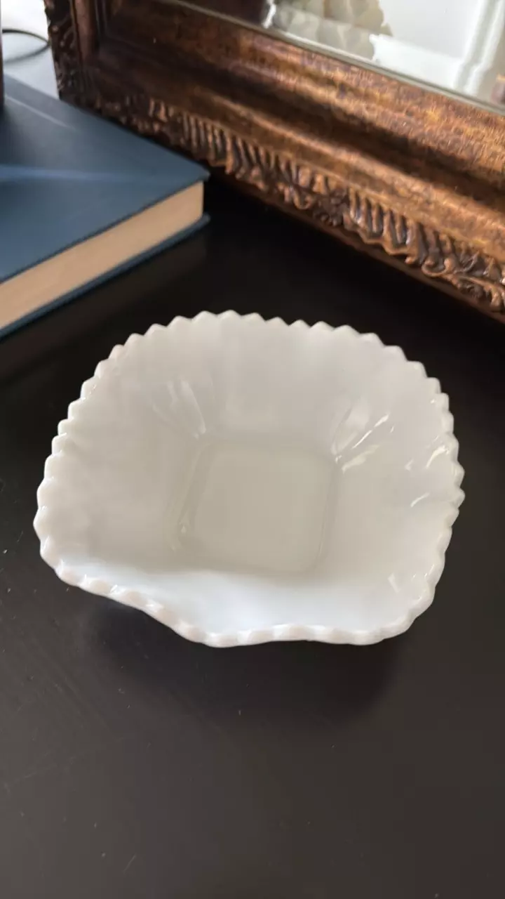 Vintage Westmoreland Milk Glass Diamond Cut Pattern Bowl thumbnail