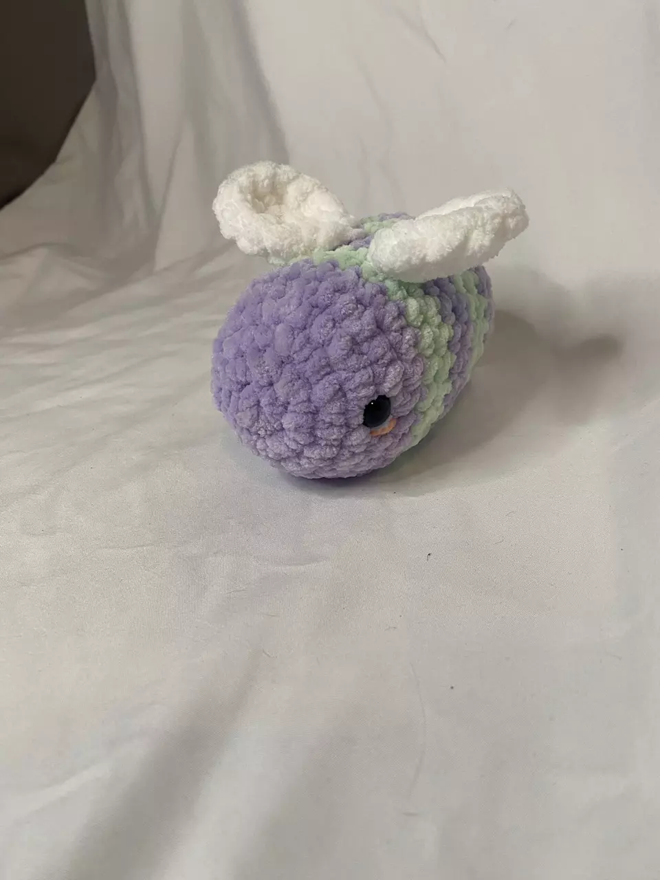 Colored bee thumbnail