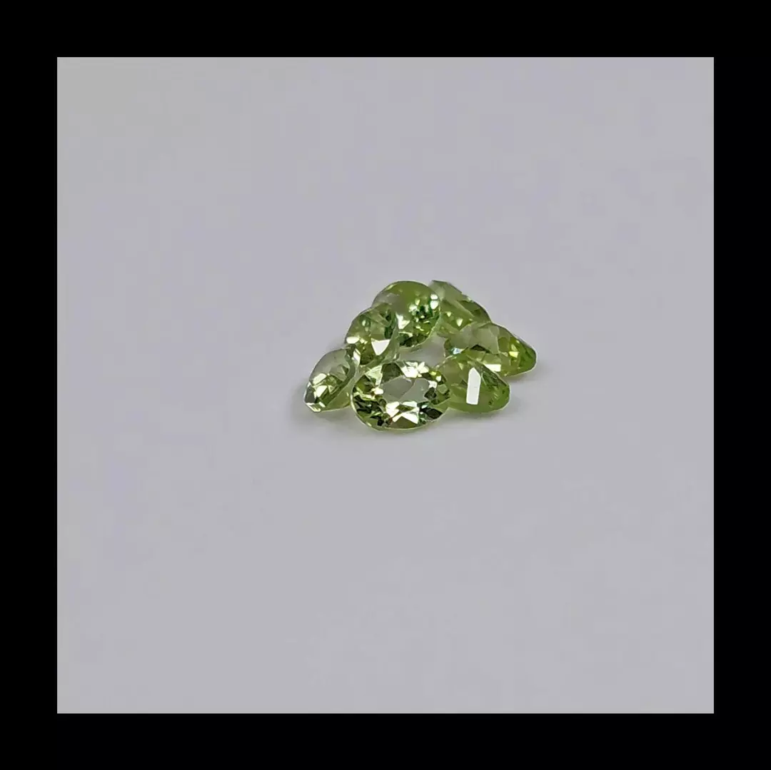 #70 Peridot x 7 Loose Gemstones app. 1.22 ctw. thumbnail