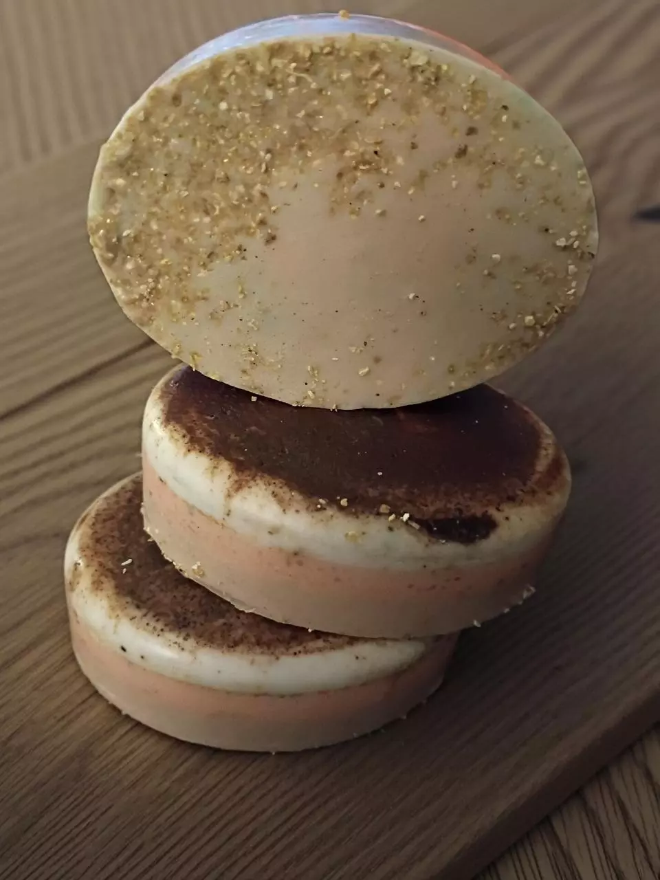 Oh, Man! Organic Clove, Satsuma & Alpine Cleansing Bar and lather bag. thumbnail