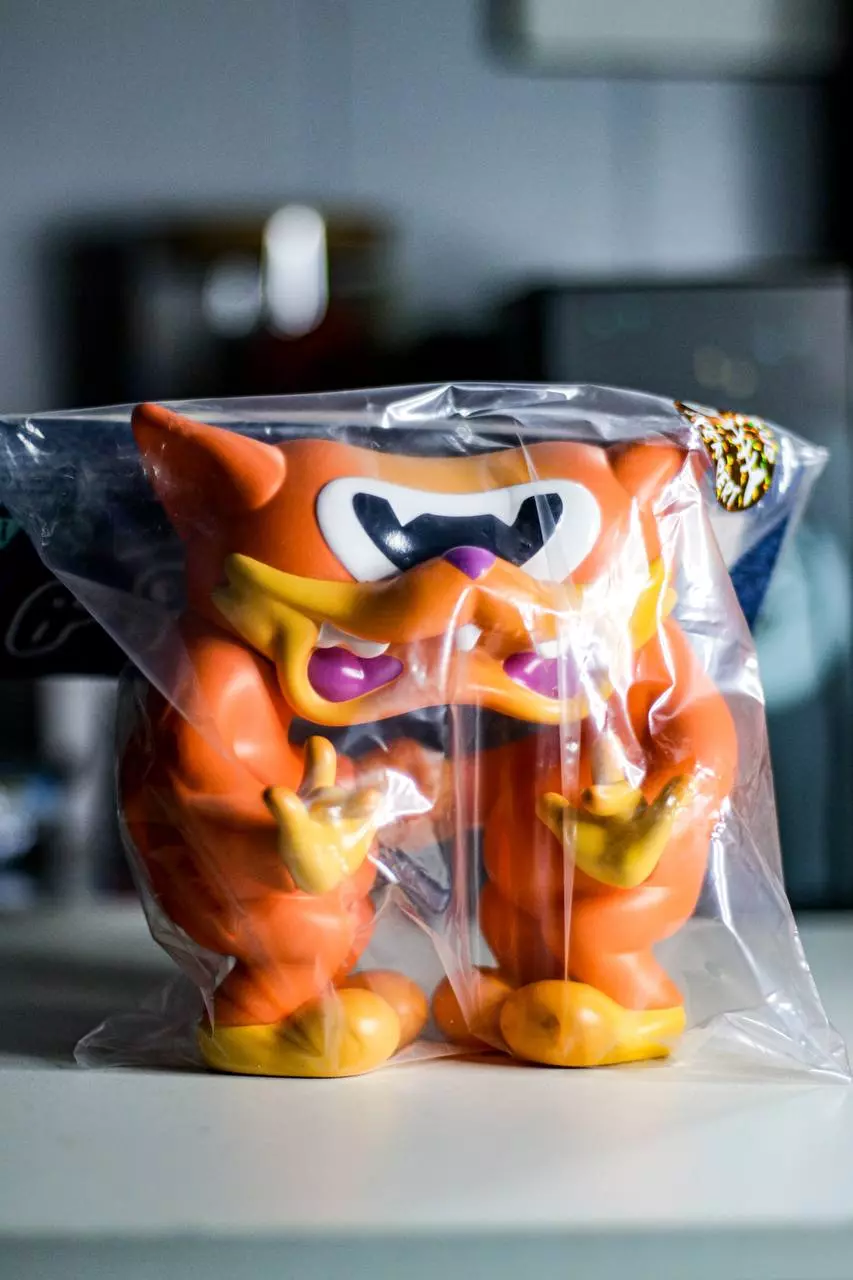 The Broken Promise Alley Cat Vinyl Figure – Anthony Ausgang x Munky King (Signed AP 3/10) thumbnail