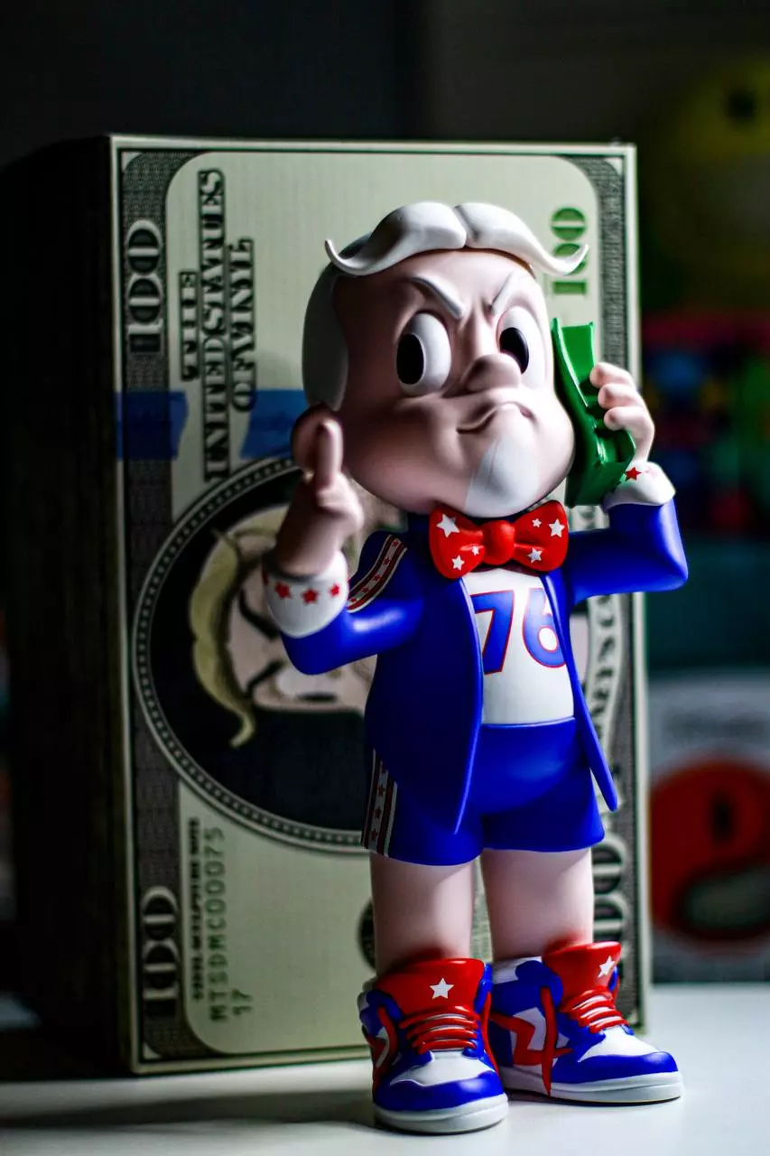 Money’s Calling – “Rich Uncle” Vinyl Toy Figure by Martian Toys (1/76) thumbnail