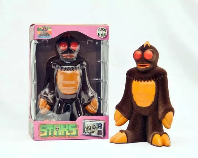 Land of the Lost Sleestak – Flocked Brown Vinyl Figure thumbnail
