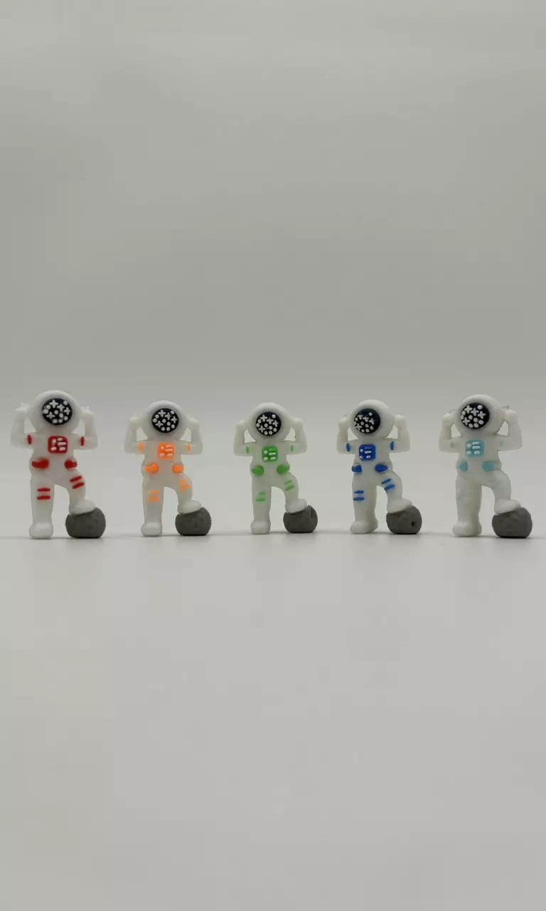 Tiny Peace Astronauts Concurring the Moon ✌️👩‍🚀🌝 thumbnail