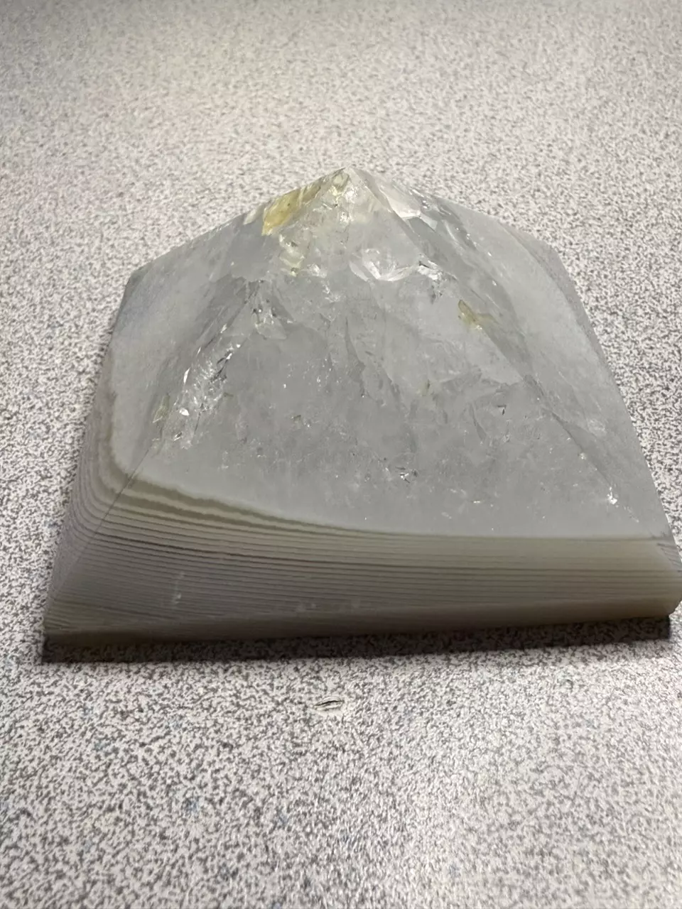 Polished agate pyramid thumbnail