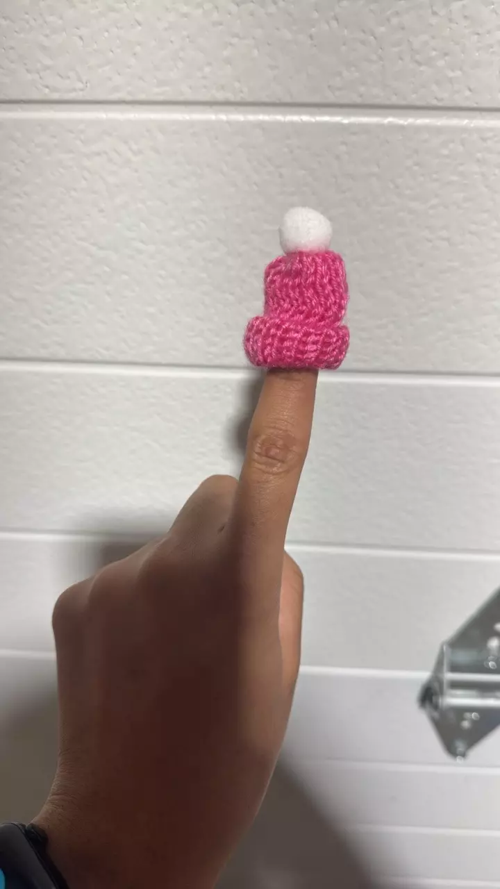 Plant decor - knit hat pink thumbnail