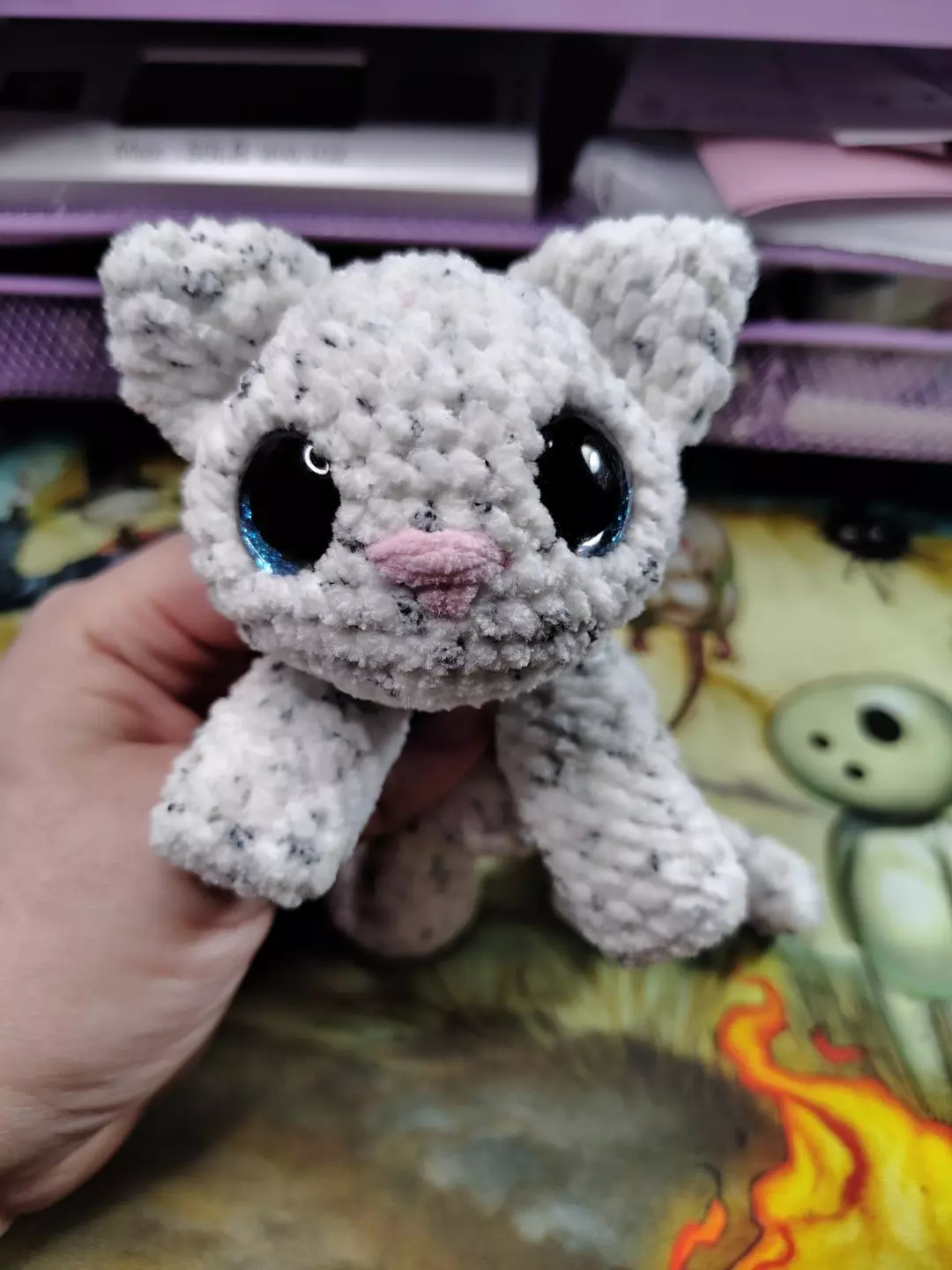 White and Gray Speckle Kitty thumbnail