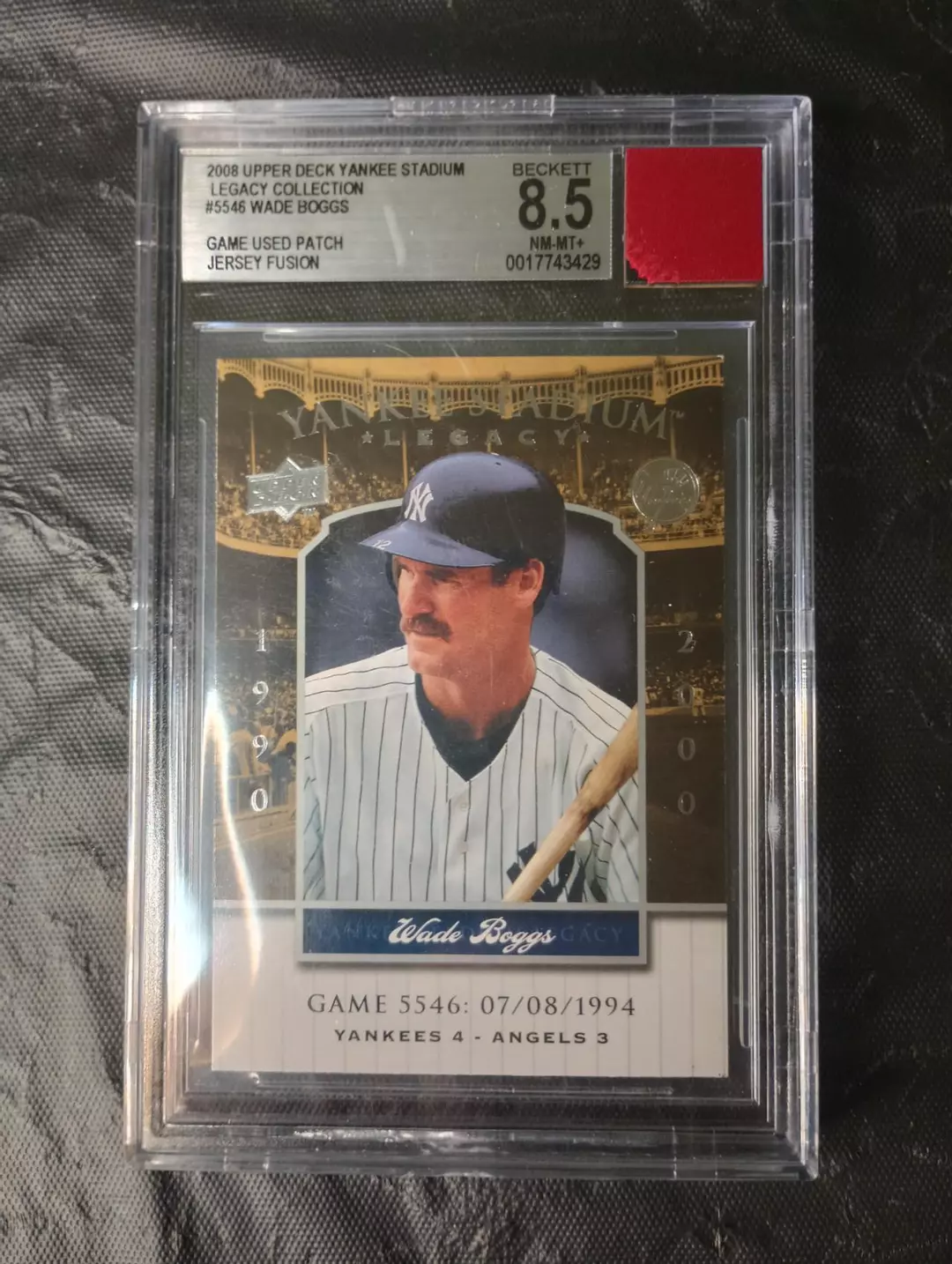 Wade boggs game worn patch thumbnail