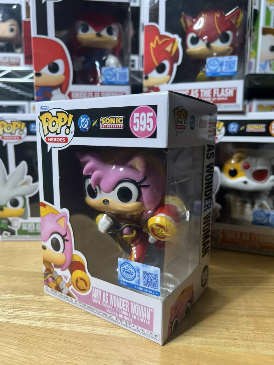 Funko Pop! DC x Sonic the Hedgehog - Amy As Wonder Woman #595 thumbnail