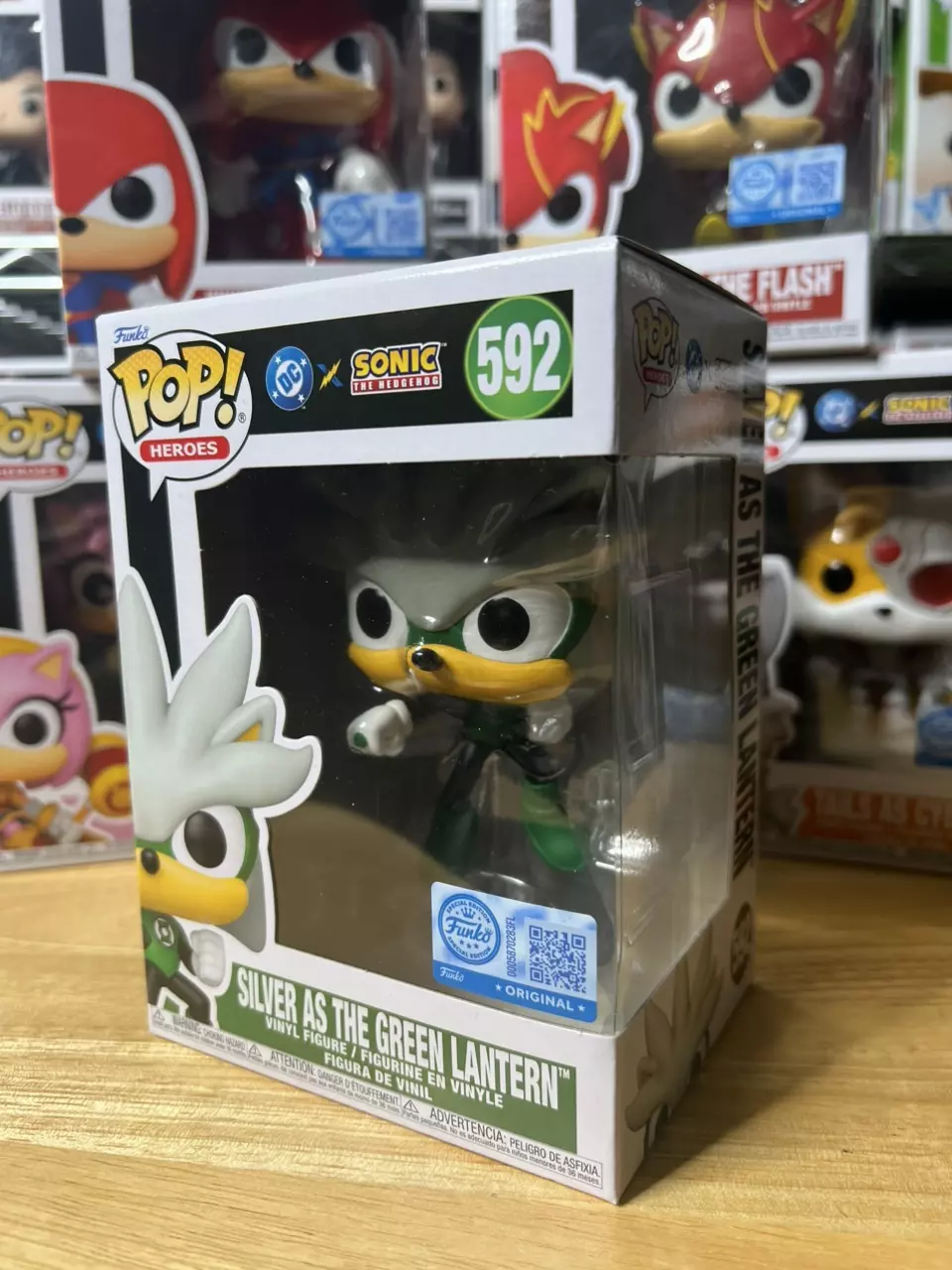 Funko Pop! DC x Sonic the Hedgehog - Silver As Green Lantern #592 thumbnail