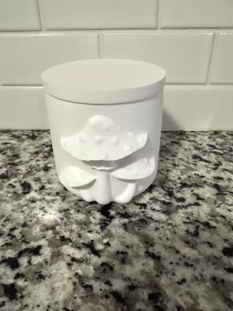 Mushroom Pot with lid thumbnail