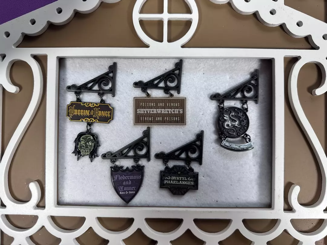 Bundle:  Knockturn shopping (5 pins) thumbnail