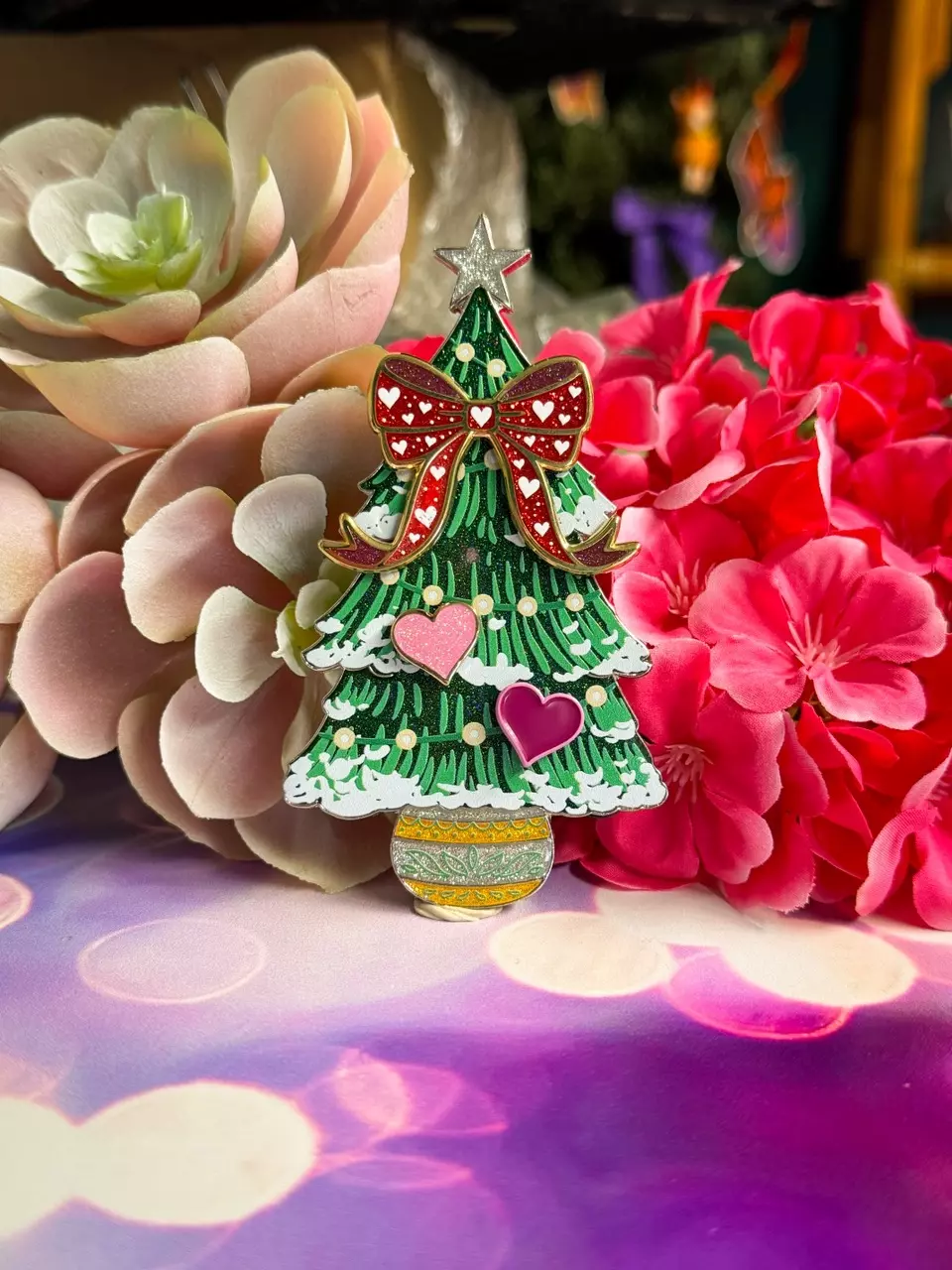 Light Pink Glitter Heart Magnet thumbnail