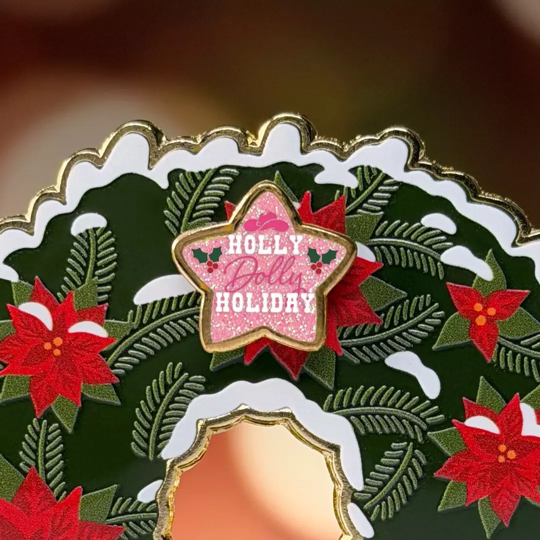 MMM **Enamel Pin** Holly Dolly Holiday Star thumbnail