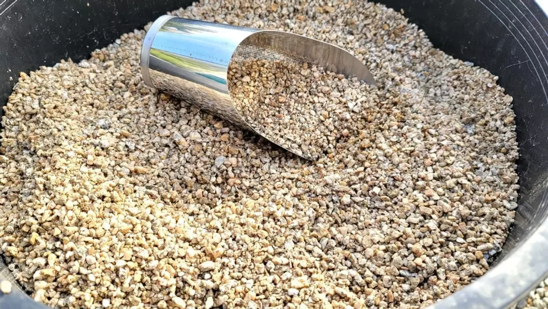 Decomposed Granite - 27 Pounds - Top Dressing/ Soil Additive - DG thumbnail