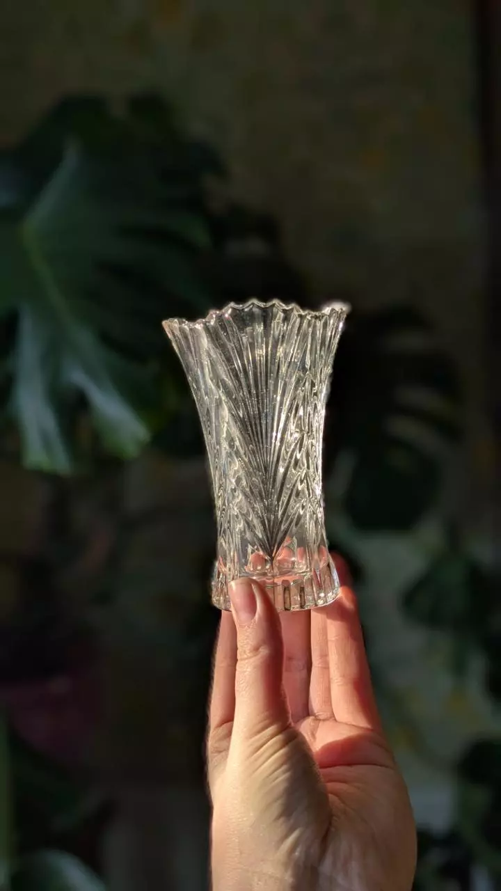 crystal clear glass vase thumbnail