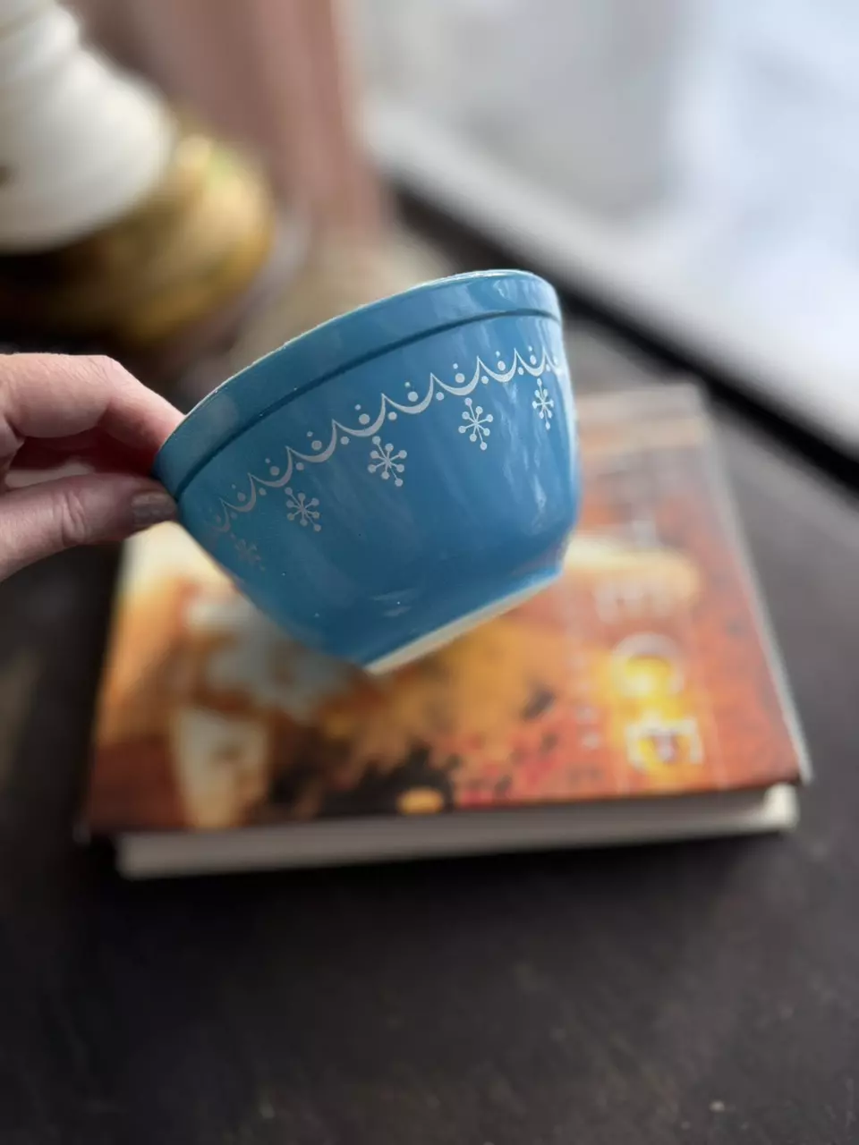 Vintage Pyrex Snowflake Garland 401 mixing bowl thumbnail