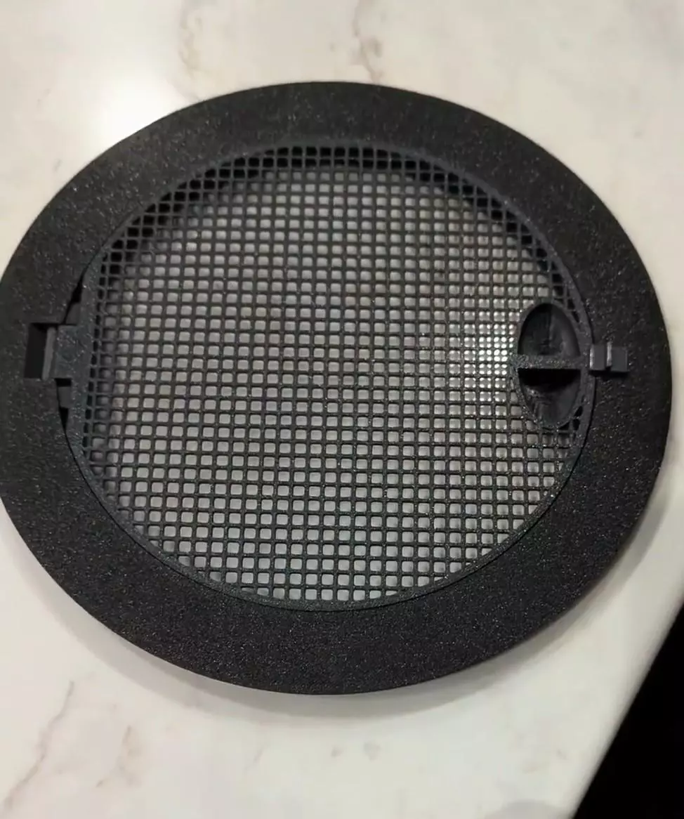 6 inch hinged vent for reptile tubs thumbnail