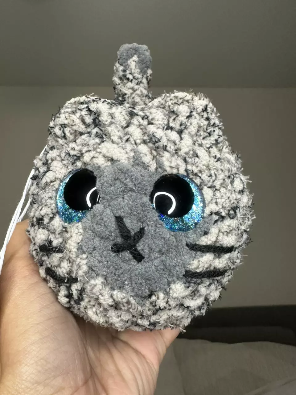 Mini Loaf Cat thumbnail
