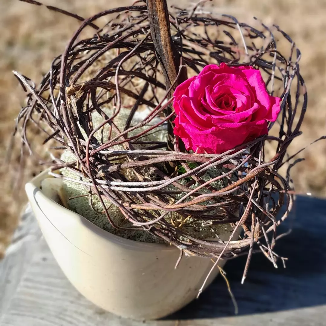 Preserved Roses Hot Pink thumbnail