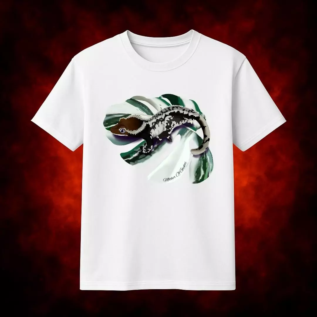 Crested Gecko on Monstera Albo thumbnail