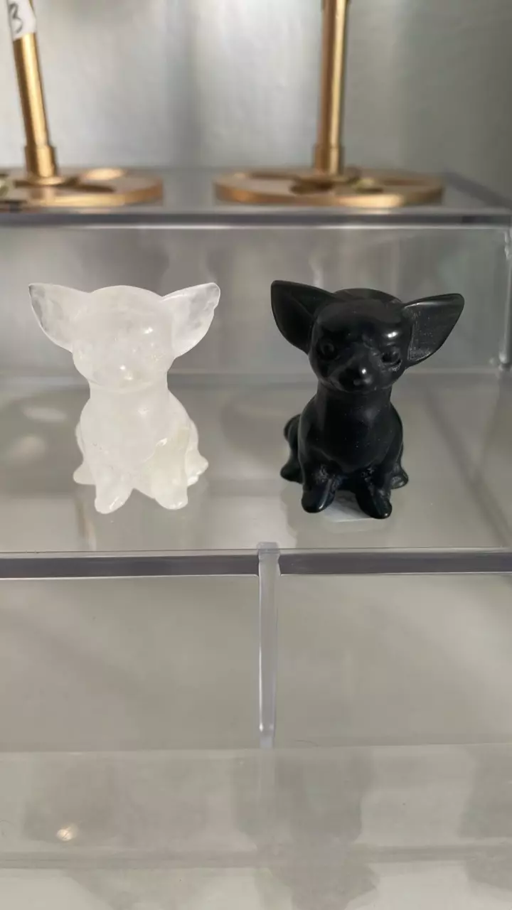 Chihuahua Carving thumbnail