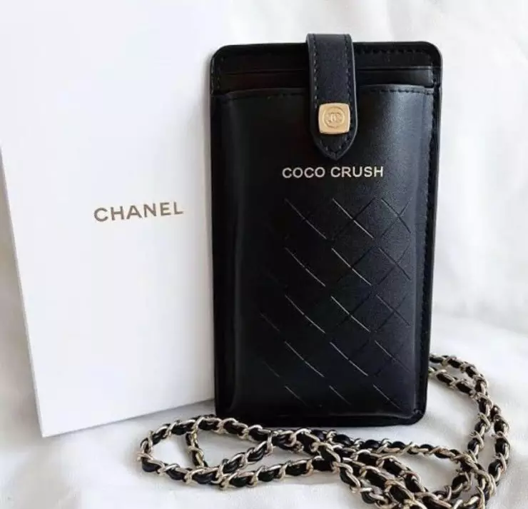 NEW CHANEL COCO CRUSH PHONE HOLDER thumbnail