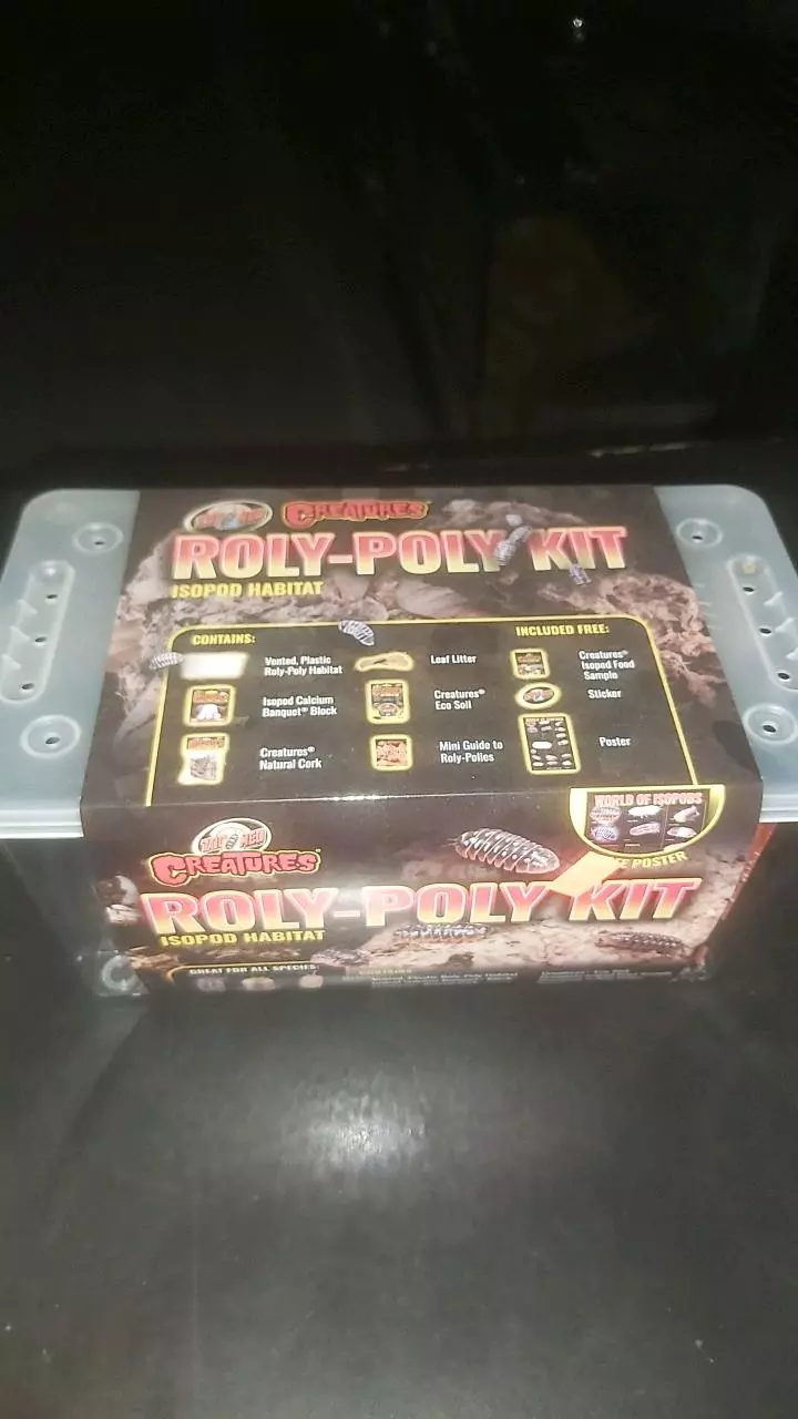 Zoomed Roly Poly kit isopod habitats thumbnail