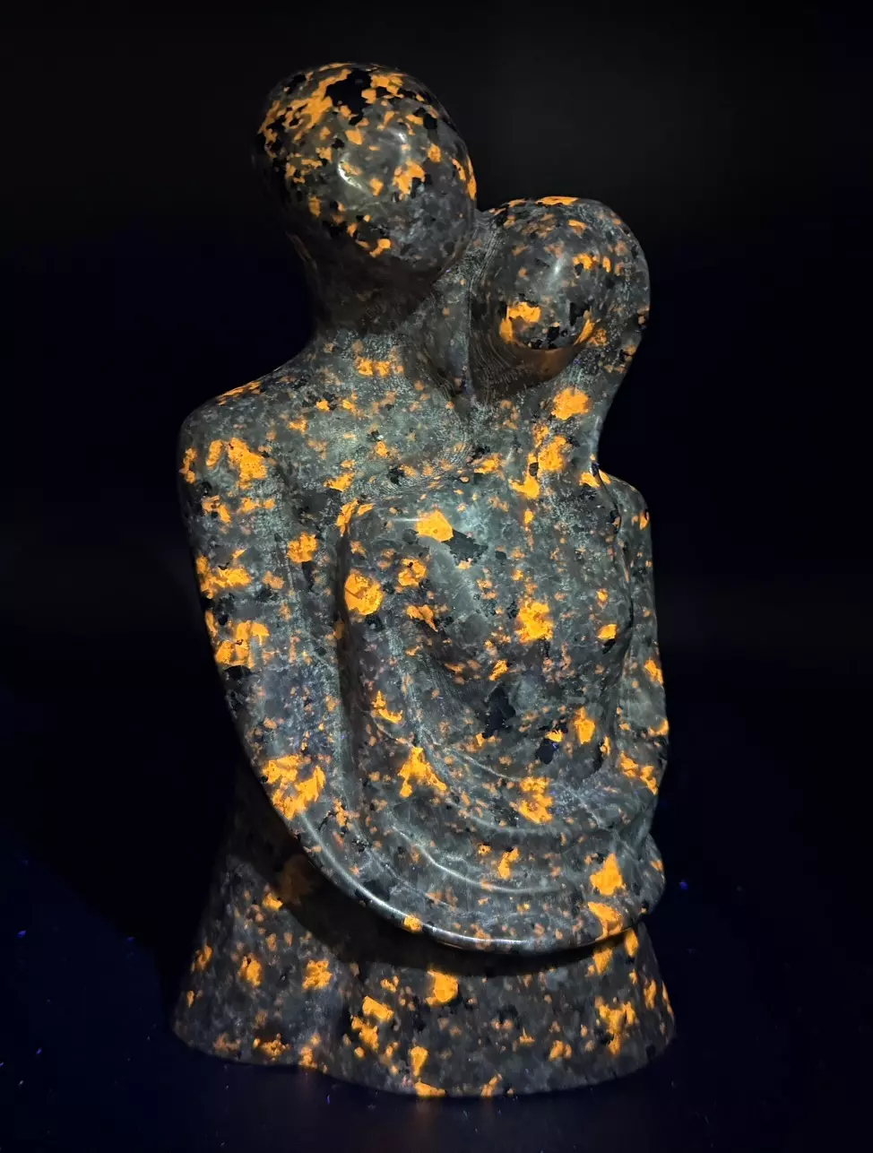 Yooperlite Man and Woman Couple Carving CC3 thumbnail