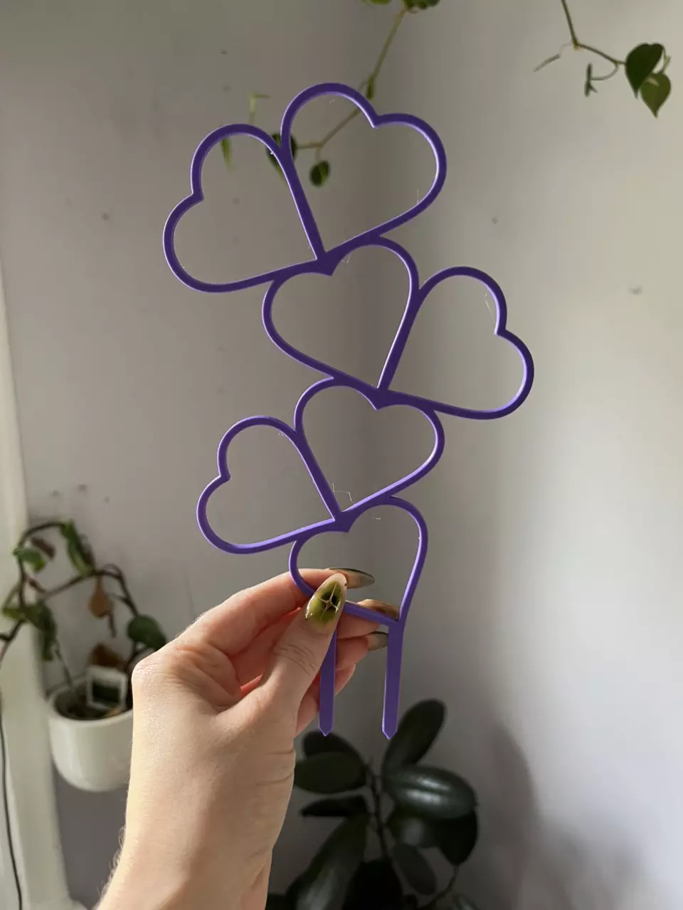 Larger Heart trellis - Purple thumbnail