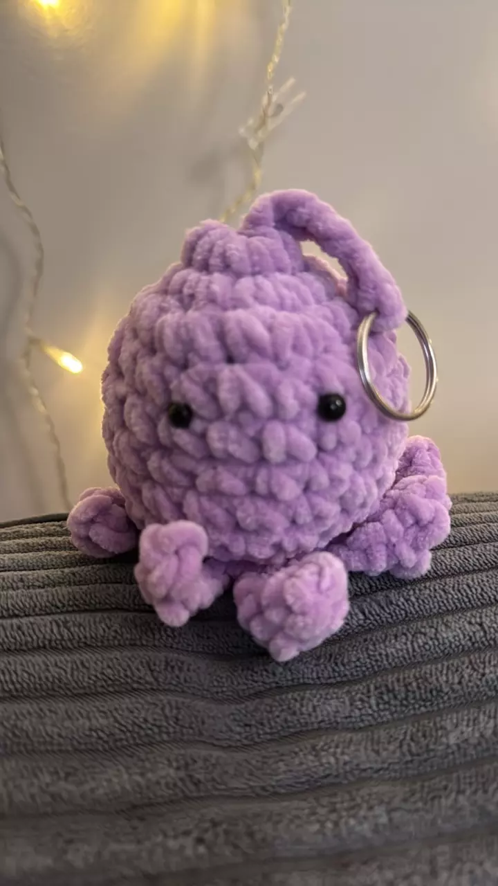 Crochet octo keychain thumbnail