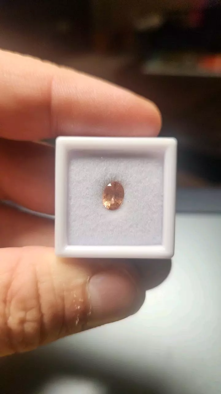 0.95ct Yellow Sapphire – AAA Oval Brilliant thumbnail