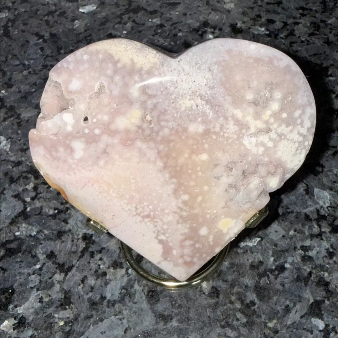 Pink Amethyst Heart with stand thumbnail