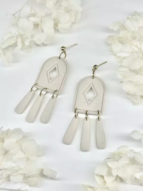 Modern Relic 7 - White thumbnail