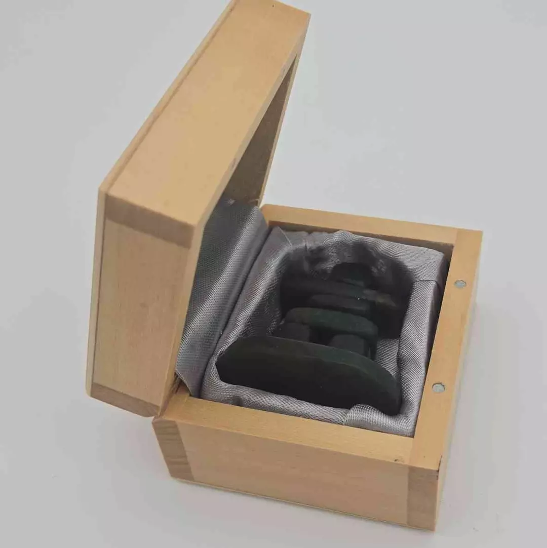 3.5" Jade Statue Figure Figurine Inuksuk Inuit W/ Wooden Box Inukshuk thumbnail