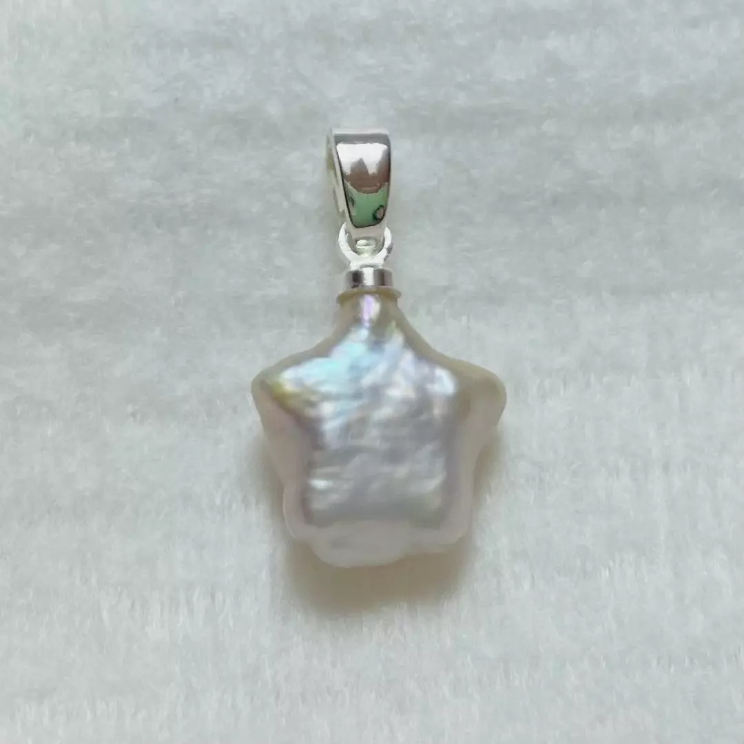 Cultured Natural Pearl Pendant on Silver Plated Bail / 68 thumbnail