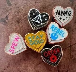 Stay gold heart pin thumbnail