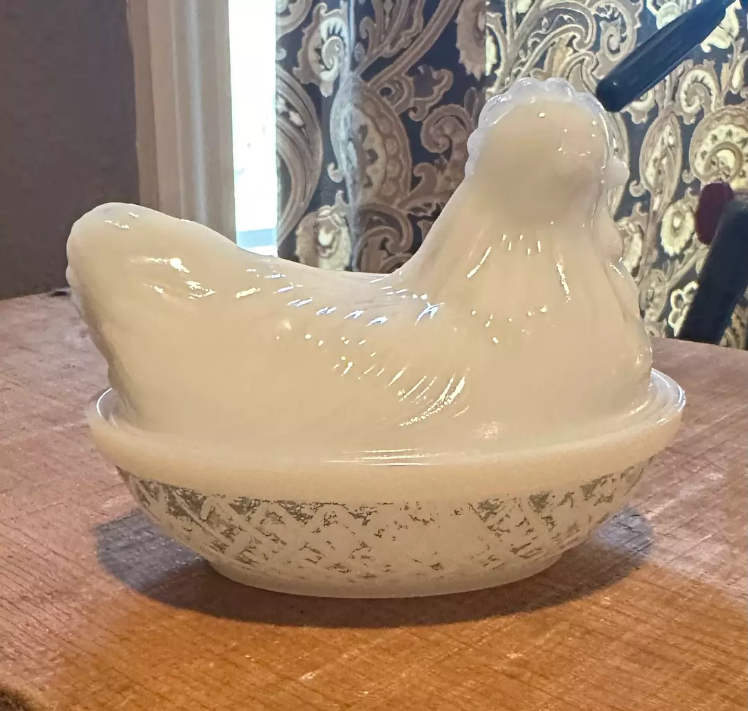 Vintage Hazel Atlas white milk glass "hen on nest" thumbnail