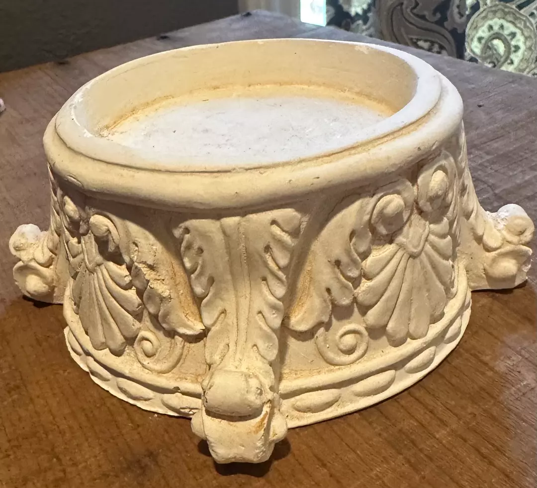 Vintage porcelain open container or compote thumbnail