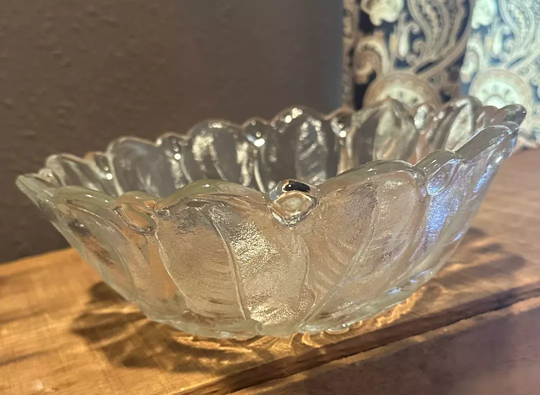 Indiana Glass Wild Rose bowl thumbnail