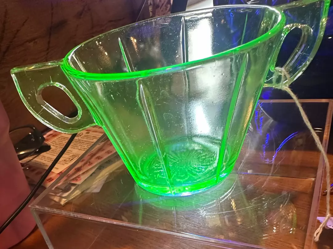 This vintage green depression glass sugar bow thumbnail