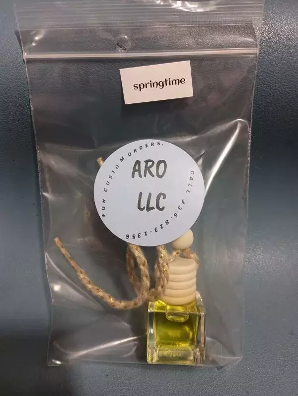"Springtime" Hanging Car Diffuser- 8 ml  thumbnail