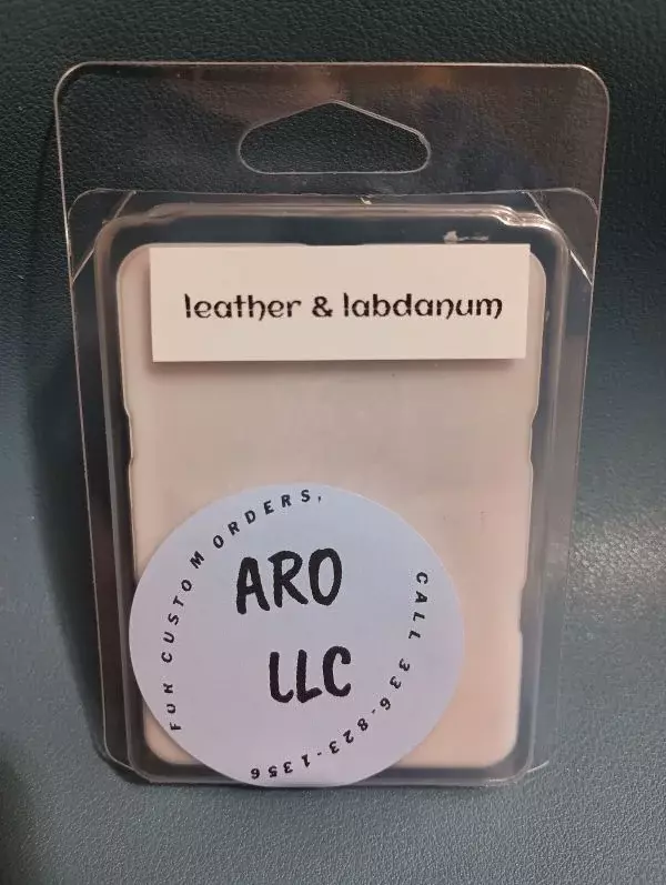 "Leather & Labdanum" Scented Wax Melts Breakaway Tarts-Fragrance Wax Product thumbnail
