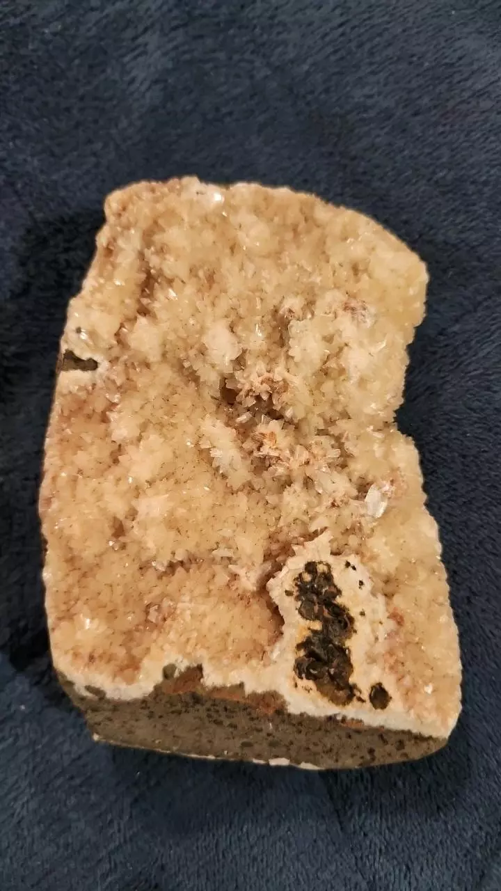 Stalagtite with quarts thumbnail